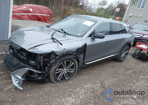 2024 Cadillac Lyriq Luxury W/1Sd z USA, uszkodzony, nr VIN 1GYKPRRL9RZ128701